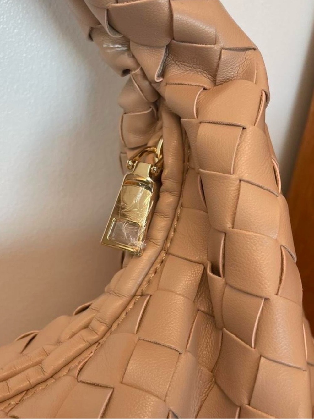 Urban Expressions Woven Hobo Bag in Taupe - Picture 3 of 6